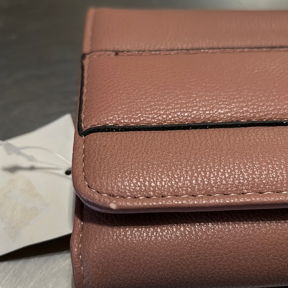 NWT Lovely Organizer Wallet with Wrist and Shoulder Strap - Picture 5 of 5